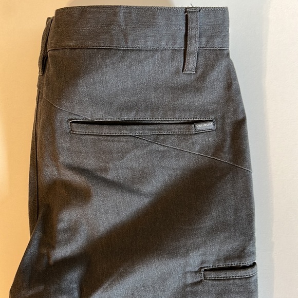 Volcom shorts - Picture 5 of 6